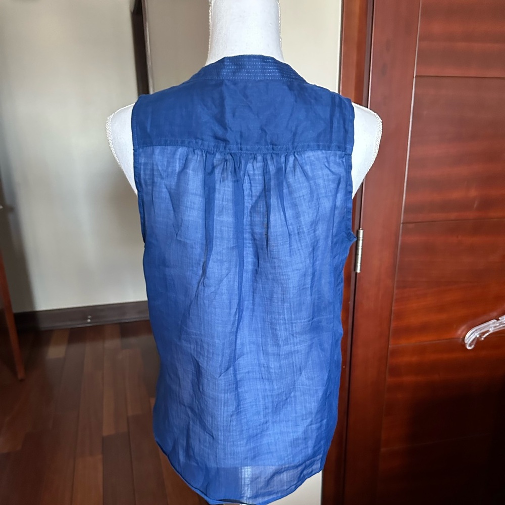 Banana Republic blue linen blouse - Picture 2 of 8